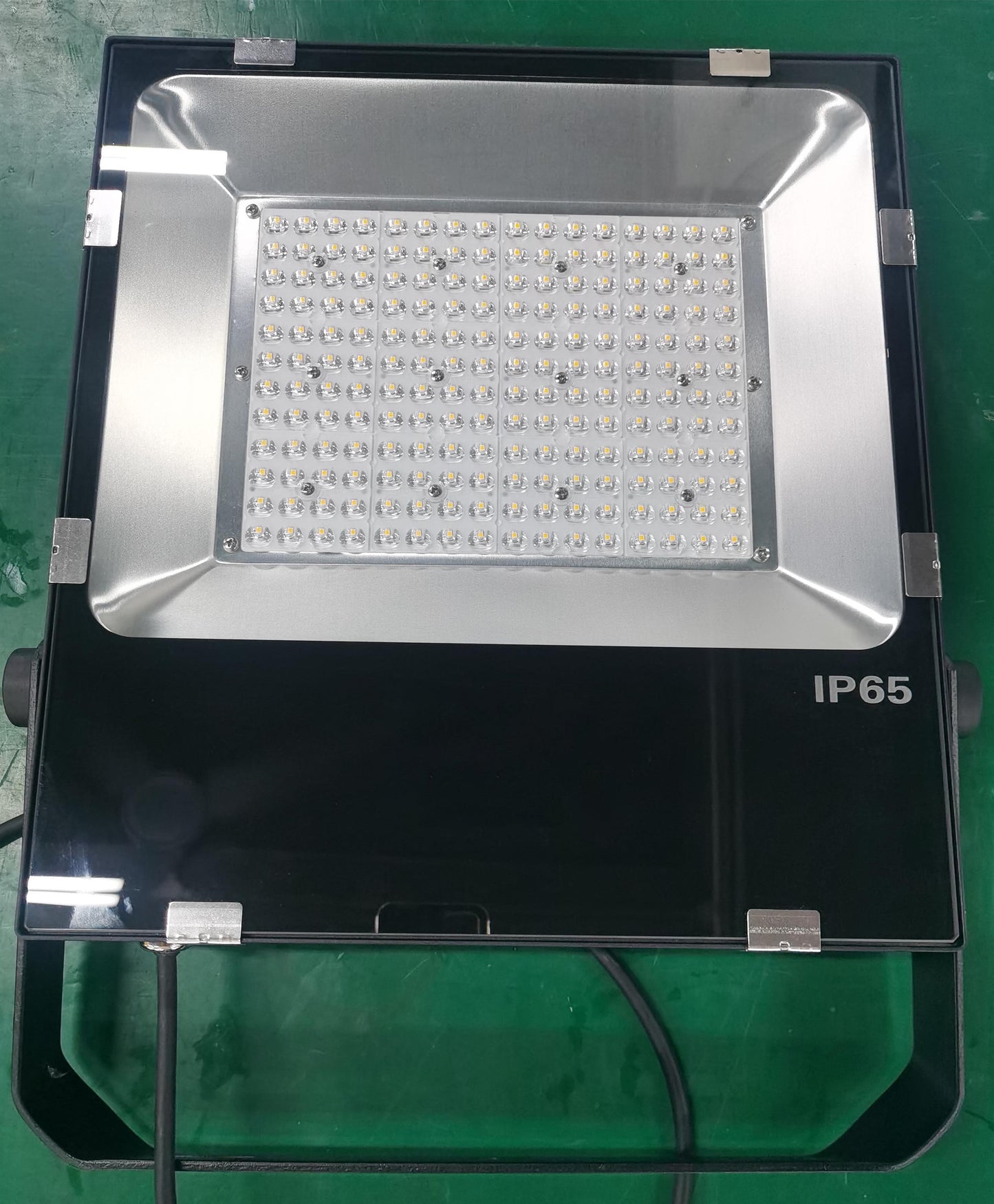 Easeking Outdoor LED Flood Light 150W 20,250lm IP66 Waterproof for Yard Garden